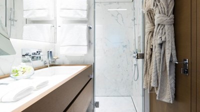 yacht-seven-sins-201808-interior-02-5b7587882b4a4_v_default_small.jpeg