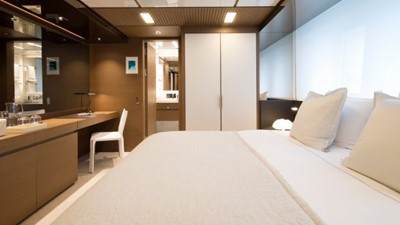 yacht-seven-sins-201808-interior-04-5b758725a0156_v_default_small.jpeg