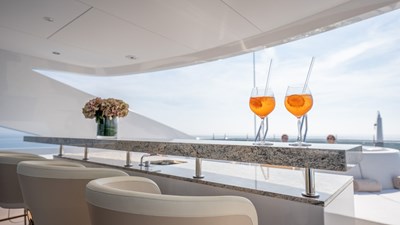 motor-yacht-reliance-for-charter-67.jpg