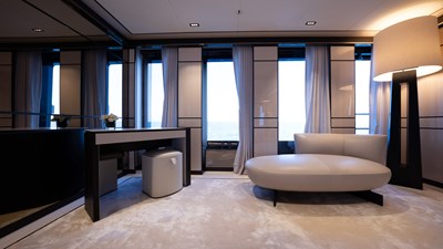 motor-yacht-reliance-for-charter-120.jpg