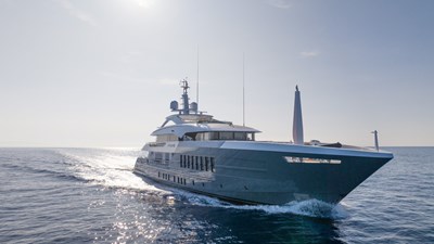 motor-yacht-reliance-for-charter-149.jpg