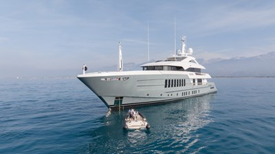 motor-yacht-reliance-for-charter-151.jpg