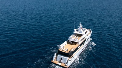 36-motor-yacht-heeus.jpg