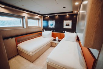 my-heeus-bering-yachts-44m-21.jpg
