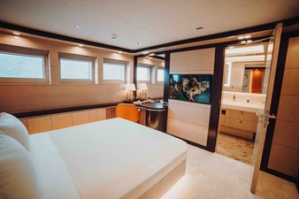 my-heeus-bering-yachts-44m-25.jpg