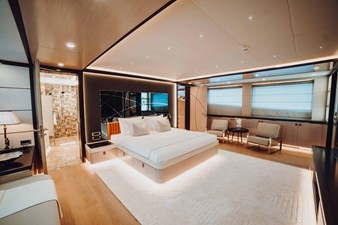 my-heeus-bering-yachts-44m-27.jpg