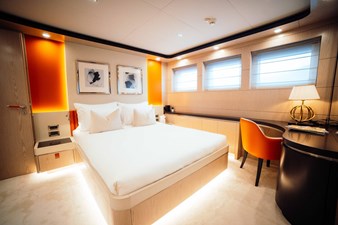my-heeus-bering-yachts-44m-41.jpg