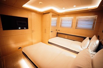 my-heeus-bering-yachts-44m-43.jpg