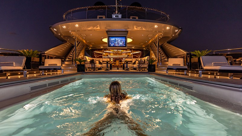 MAIN DECK AFT POOL