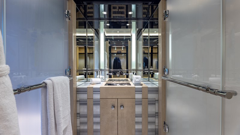 2ND MASTER STATEROOM ENSUITE