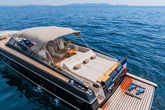 AMATERASU 19 AMATERASU Bimini Exterior 6