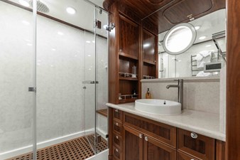 DOUBLE CABIN BATHROOM