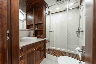 DOUBLE CABIN BATHROOM