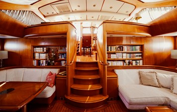 10MAIN SALON