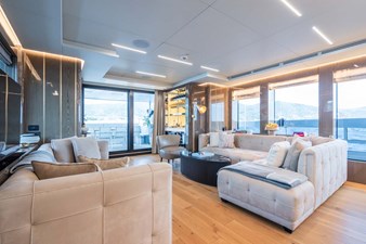 MAIN SALON