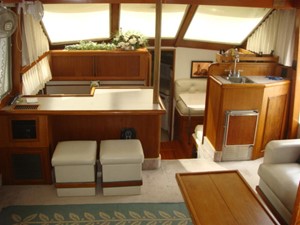 Bacchus III 21 44' Tollycraft salon forward