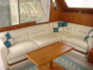 Bacchus III 25 44' Tollycraft salon seating