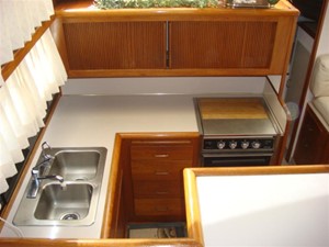 Bacchus III 28 44' Tollycraft galley3