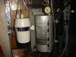 Bacchus III 41 44' Tollycraft engine room starboard forward