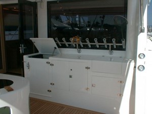 HOOKED ON A FEELING 14 Cockpit tackle center and engine room access