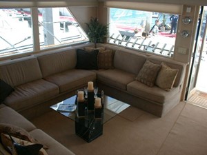 HOOKED ON A FEELING 3 Salon looking to starboard