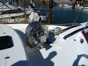 HOOKED ON A FEELING 16 Windlass