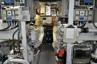 BLUE STAR 38 Engine Room