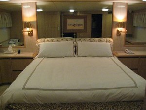 BLUE STAR 16 Master Stateroom