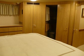 BLUE STAR 18 Master Stateroom