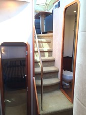 Lady Raine 25 Companionway 