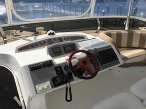 Lady Raine 33 Flybridge