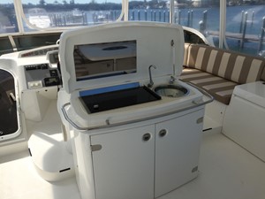 Lady Raine 39 Flybridge - Grill and Sink