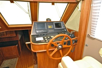 Jezebel 3 Salon Helm