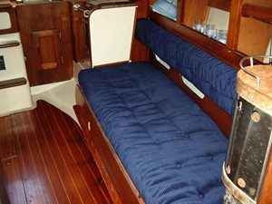 Legacy 21 Port settee