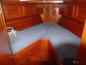 ACADIA 10 Forward Cabin V-Berth