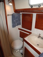 ACADIA 14 Aft Head