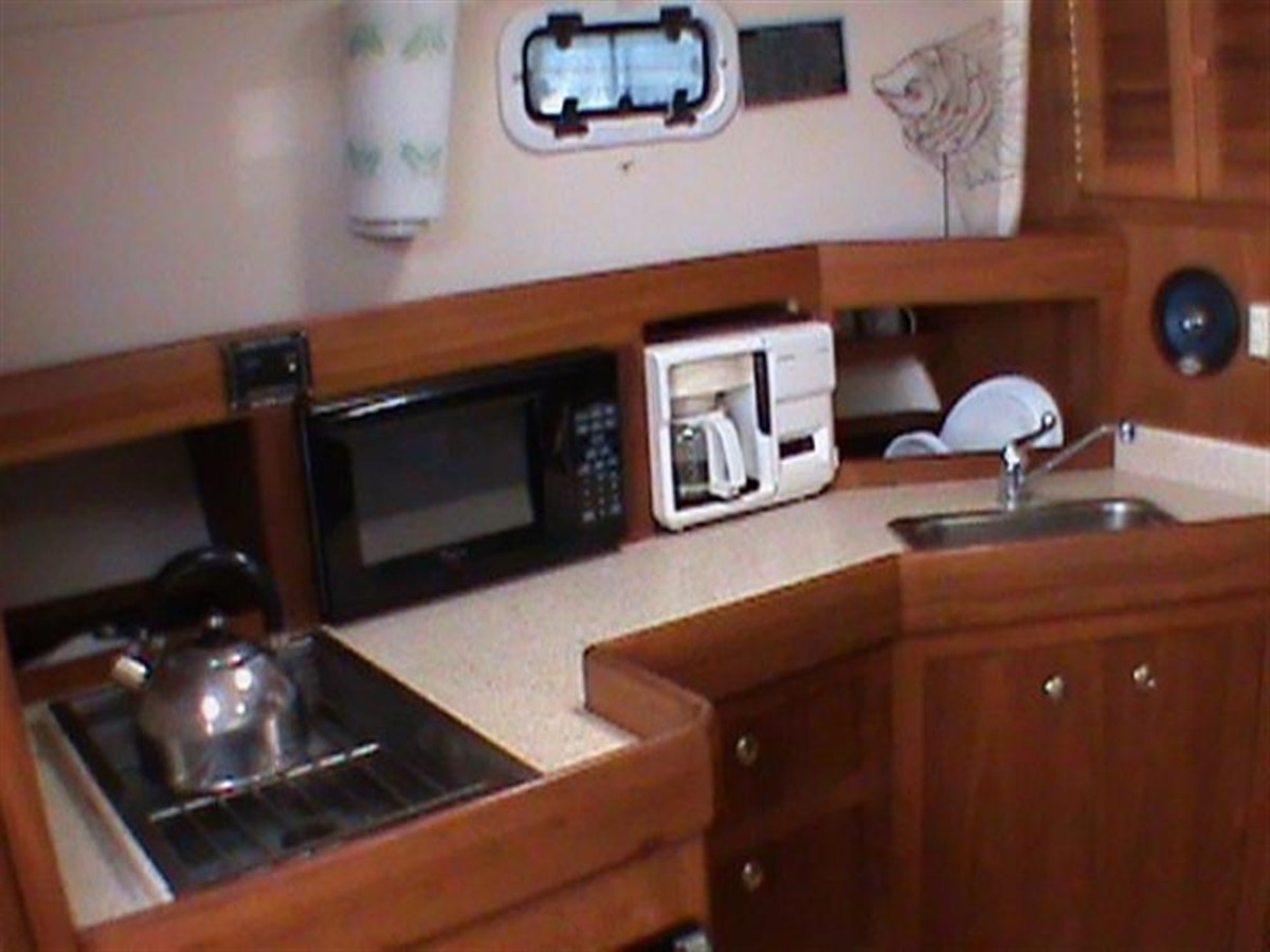 Rhapsody in Blue Cruising Yacht MAINSHIP 34' 2002 | YATCO