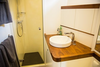 PURE 14 guest bathroom