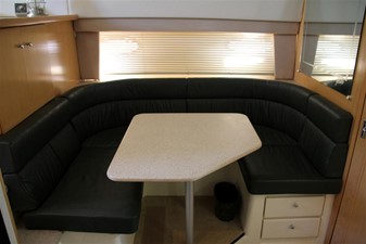 Tally Ho III 8 Dinette