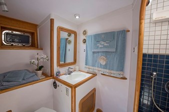 SHEARWATER 7 Master SR Head & Tiled Stall Shower