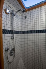 SHEARWATER 14 Guest Tiled Stall Shower