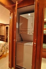 Imagine 36 washer/dryer in lower deck foyer