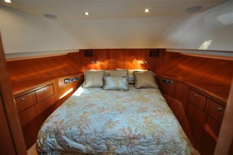 Imagine 38 VIP bow cabin 2
