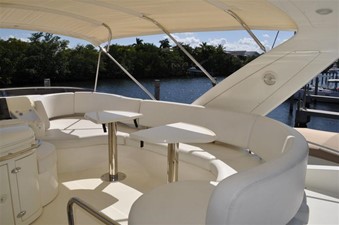 Queen Bee 28 Flybridge Seating