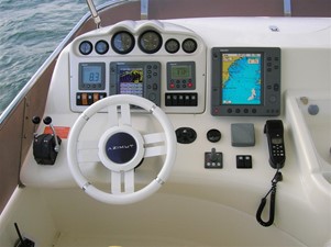Queen Bee 22 Upper Helm