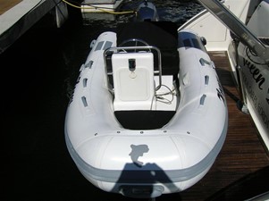 Queen Bee 37 Tender