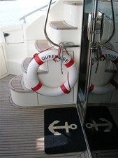 Queen Bee 20 