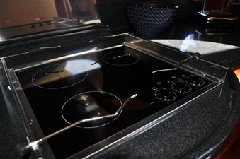 Queen Bee 9 Galley Stovetop