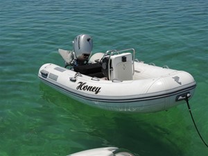 Queen Bee 38 Tender