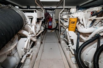 JOLIE 22 Engine Room